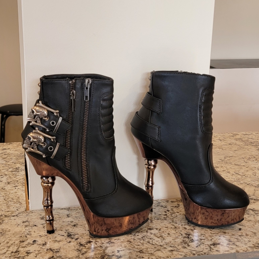 SEXY Skull Stilettos sz 6
